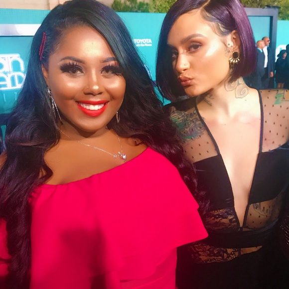 Diva In Red Gown - Picture 3 of 4